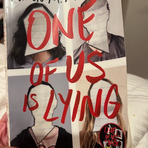 Book Other - One of Us Is Lying Book